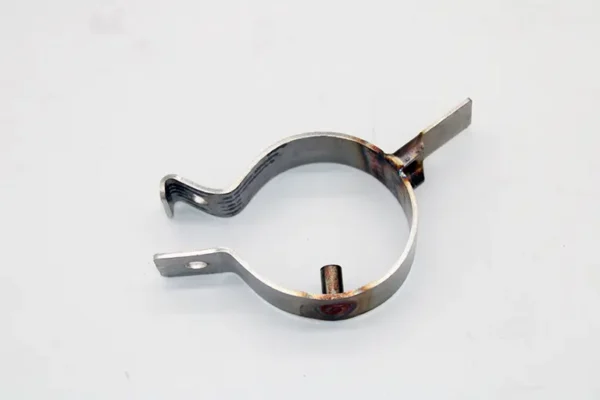 PIPER 23-250 C-F AZTEC: SHROUD TAKEOFF CLAMP